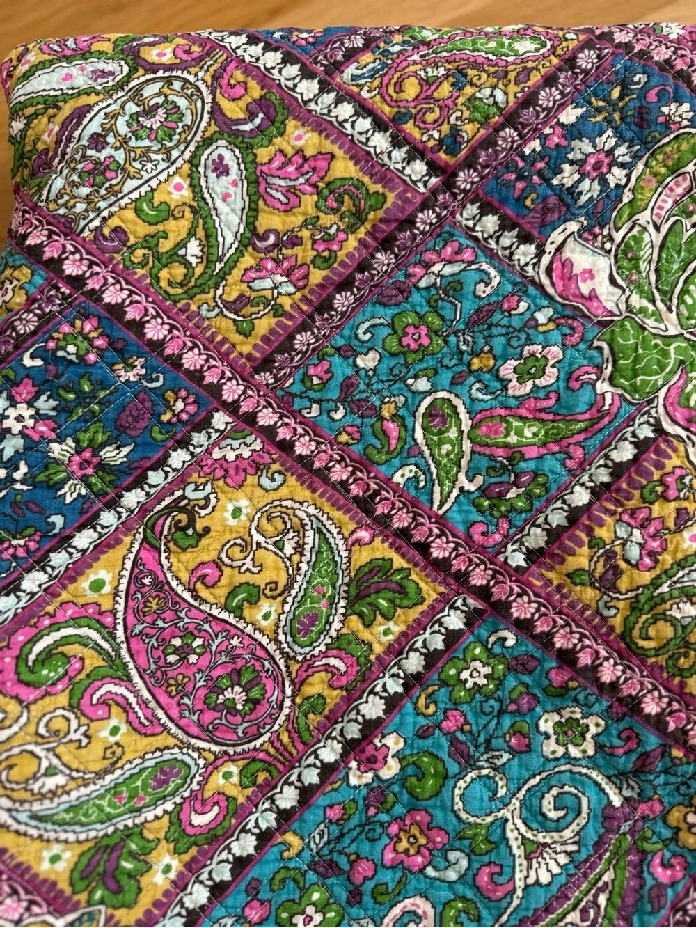 Paisley print cotton kantha stitch bed throw / India Palase